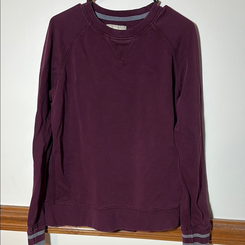 American Eagle Outfitters Burgundy Sweatshirt Classic Crew Neck
